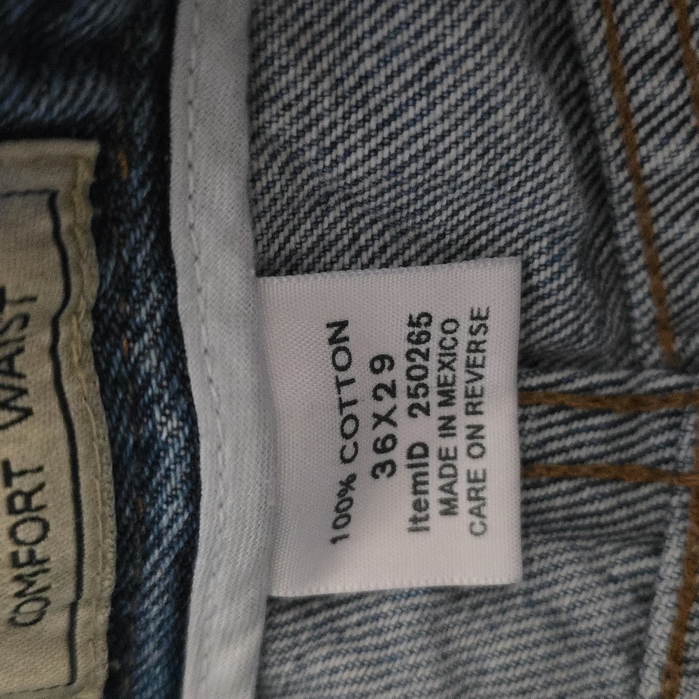 L.L. Bean Men's Classic Denim Jeans 36x29 - Picture 7 of 15